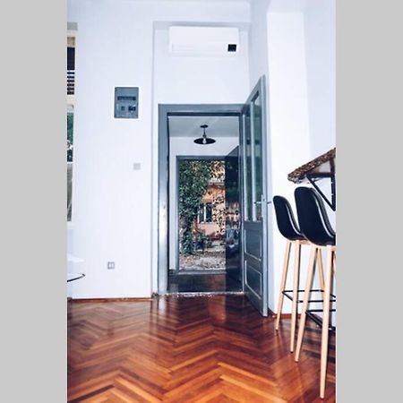 ☆Modern High Ceiling Apartment - Heart Of The City Орадеа Екстериор снимка
