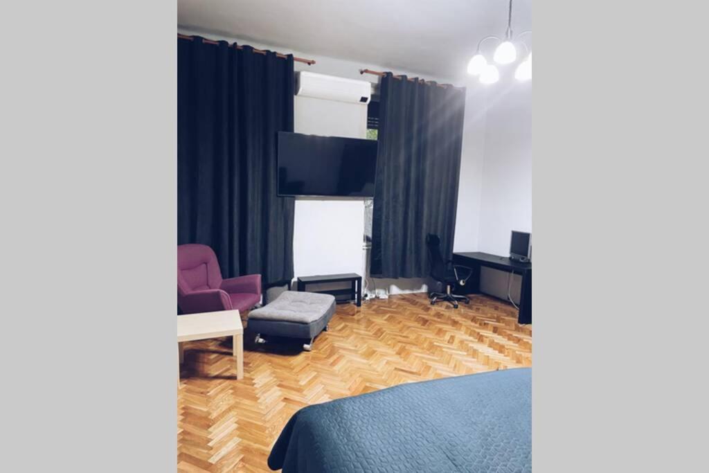 ☆Modern High Ceiling Apartment - Heart Of The City Орадеа Екстериор снимка